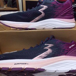 Womens 36 Degrees Spire 3, size 9,   NEW